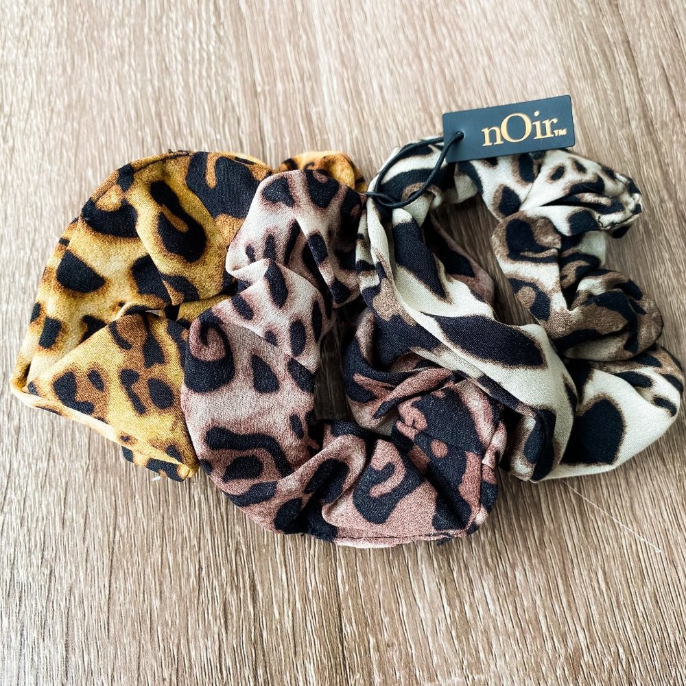🌸3/$15 🌸 nOir Jewelry | Ombre Leopard Scrunchies - Picture 4 of 6